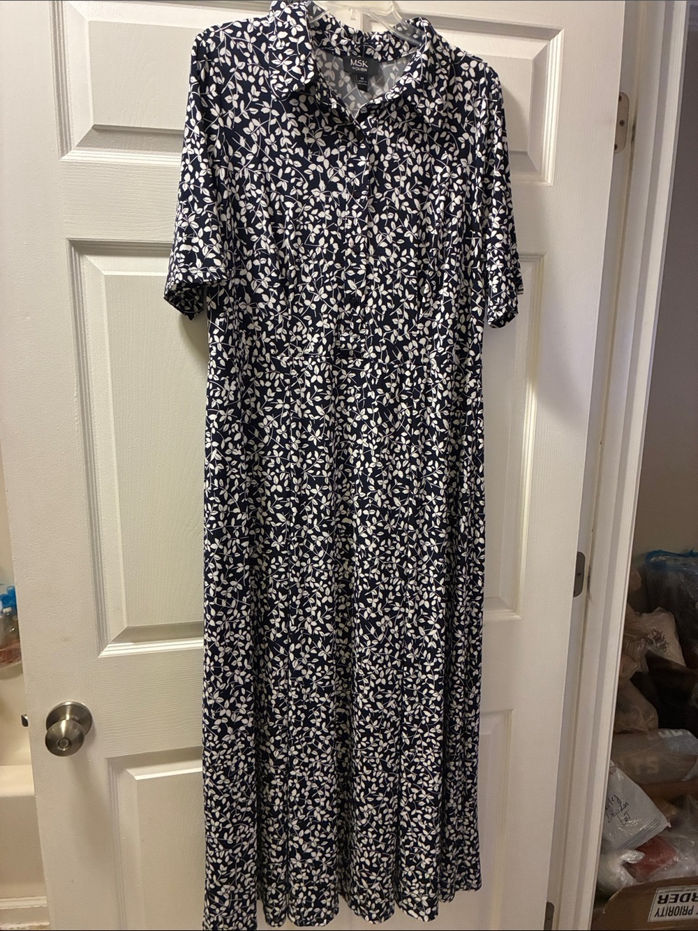 MSK Navy and White Leaf-Print Collared Maxi Dress +Size pre-owned